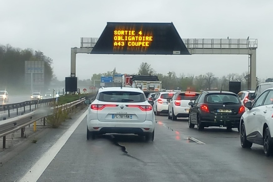 Neige en Isère : de nombreuses perturbations ce matin dans le département